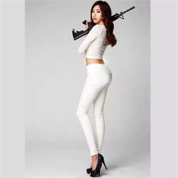 提前回家发现妈妈的秘密