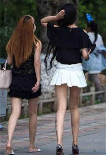 容易滑出来是不是太松了