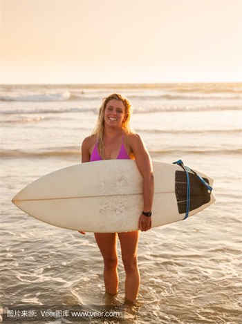 holly halston 尼玛