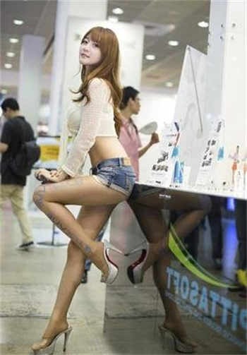 被命运之绳捆吧绑的女子