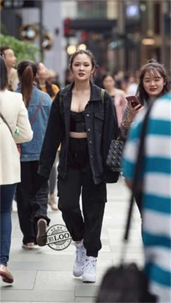 摇晃的椅子恐怖图