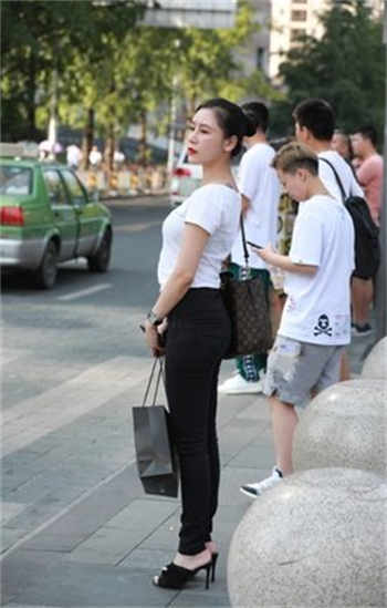 两个达不刘直播狗