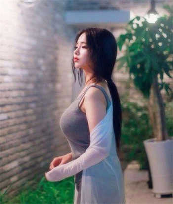 中国年老人在公园做性活动