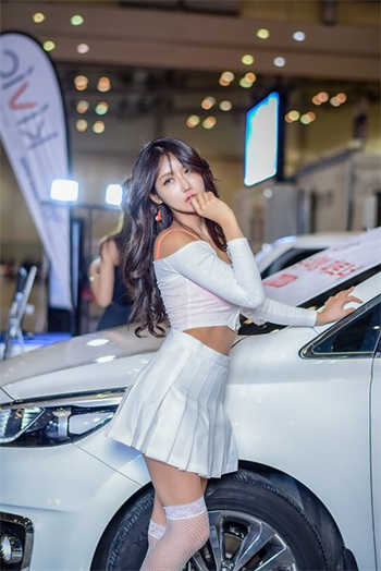 女主凤倾歌男主君墨璃