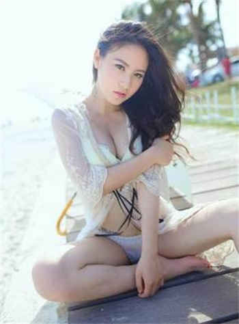 女主叫年雅璇的小说