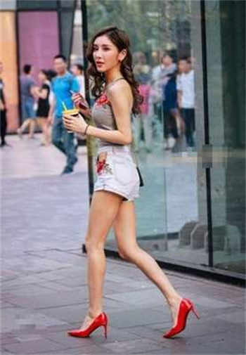台湾圣诞麋鹿装被圣诞老人