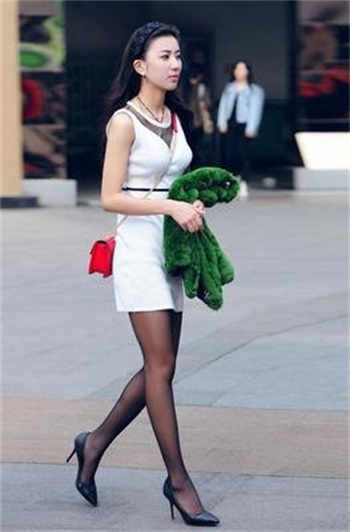手机照片没删却不见了