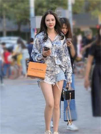 诗晴在家被老头征服