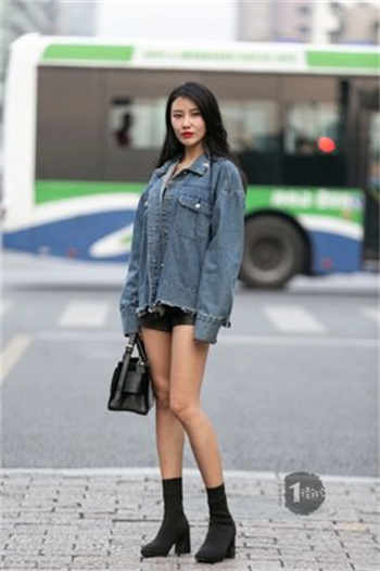 少女一线天鲍图片