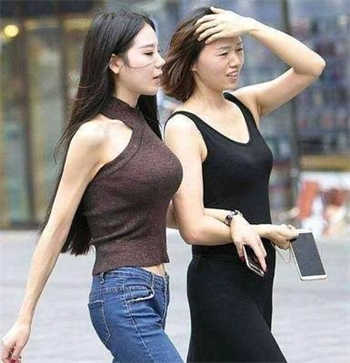 抖音女主播套路男人刷礼物
