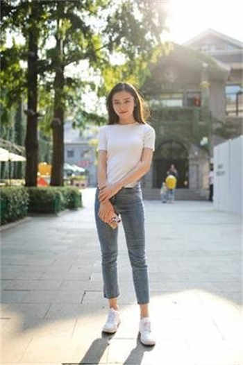 瑜伽压腿一字马