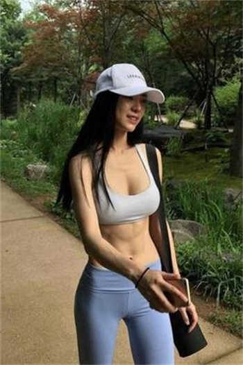 香草喵露露厨娘